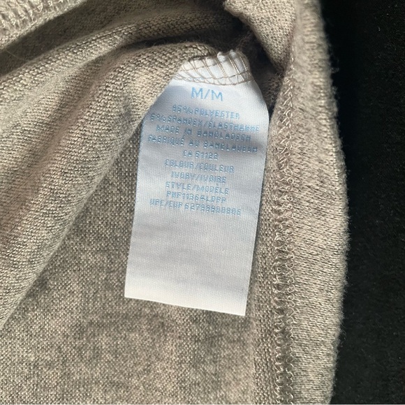 4/$20 | Penmans Soft Gray Sweater with 3/4 Sleeves and rose print - Picture 4 of 6